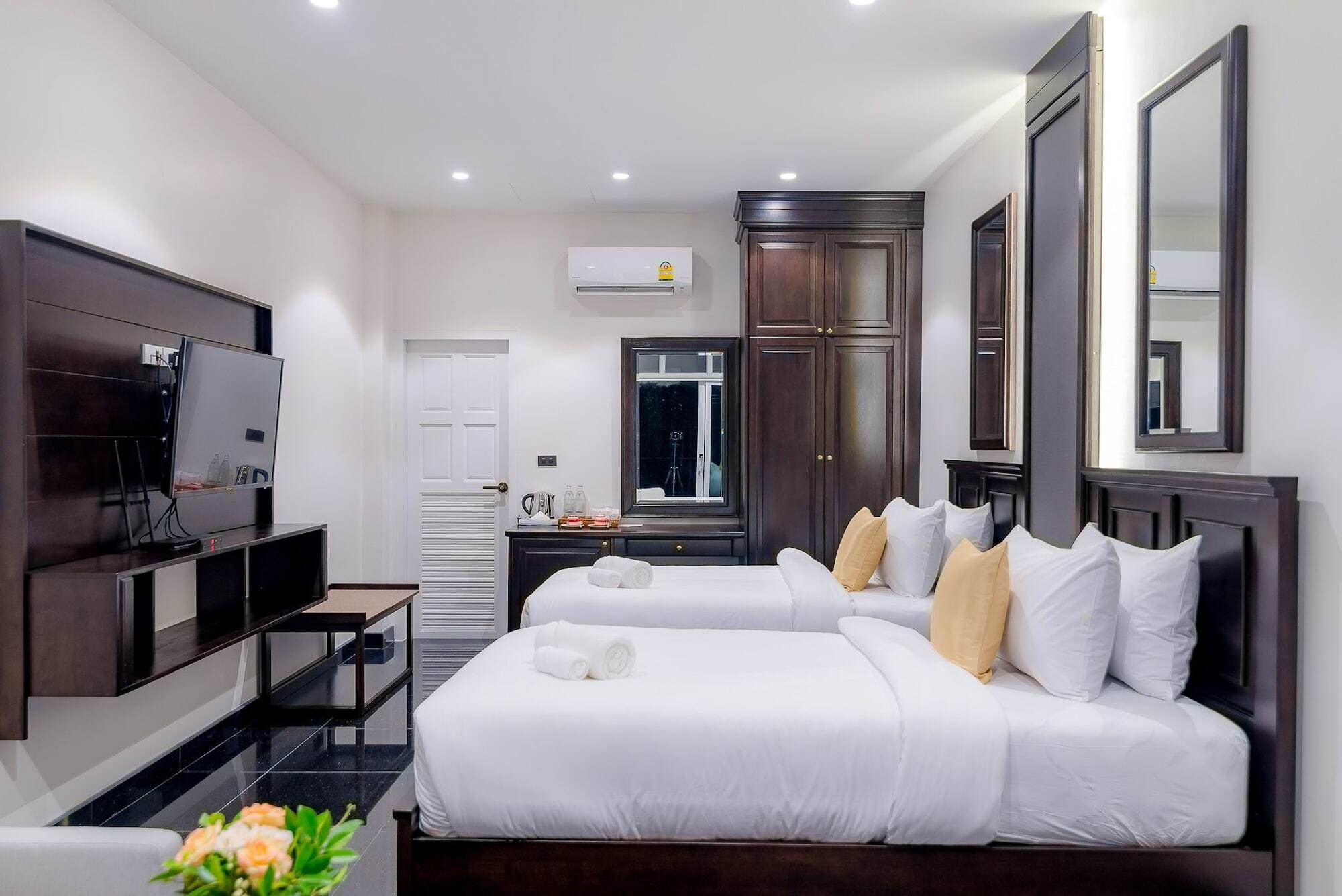 T Villas Hua Hin Khao Tao Exteriör bild